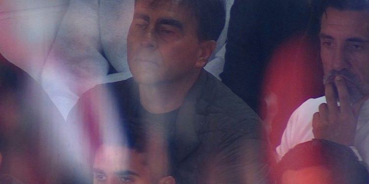 Gustavo Quinteros, El Nuevo Dt de Independiente, Presente en la Cangha Viendo El Clásico Ante San Lorenzo :: Olé