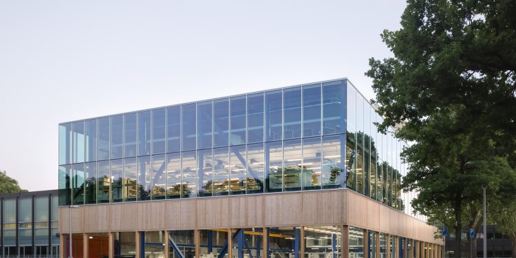 Edificio Taller CUBE / Civic Architects