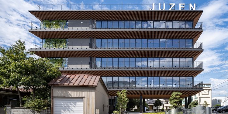 Oficina central de Juzen Chemical Corporation / KEY OPERATION INC. / ARQUITECTOS