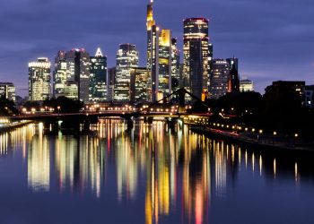 El sector privado de la eurozona registra el mayor crecimiento en más de dos años