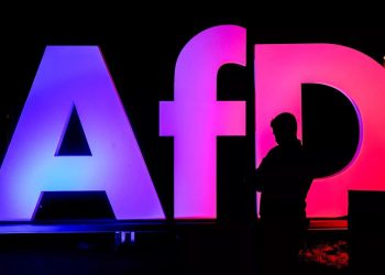 La canciller alemana rechaza los llamados a relajar el «cortafuegos» para trabajar con el partido de extrema derecha alemán AfD