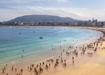 ¿Playas sin humo en España? San Sebastián se suma al impulso por unas costas más limpias y tranquilas
