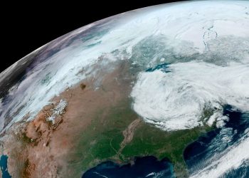 El hemisferio norte de la Tierra se está oscureciendo más rápido que el sur, según los científicos