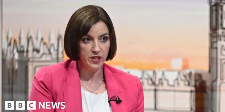 Las universidades deben actuar contra el abuso antisemita, dice Bridget Phillipson