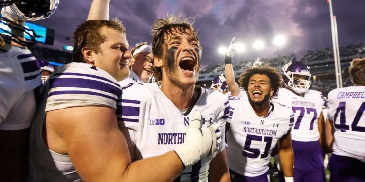 Northwestern, Texas lidera los trolls de fútbol universitario de la semana 7