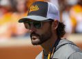 Los Gigantes nombran primero a Tony Vitello de Tennessee como manager en la MLB