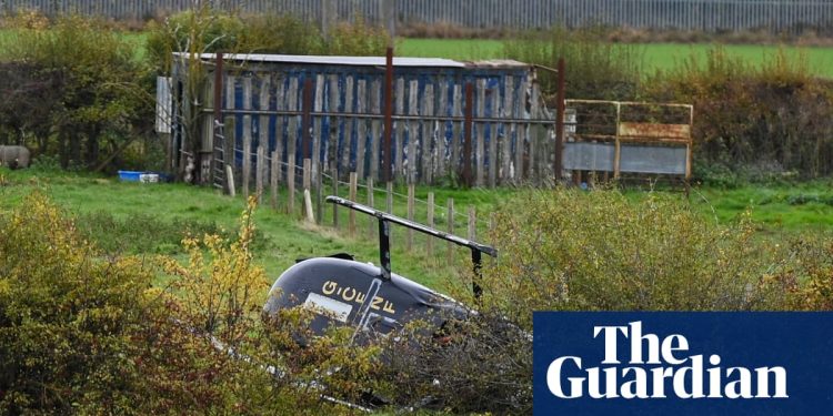 Helicóptero se estrella en un campo en South Yorkshire | Yorkshire del Sur