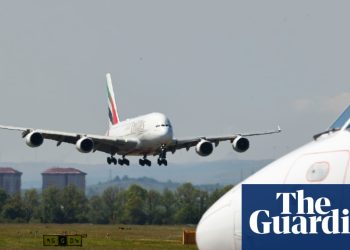 A una mujer que reservó un vuelo a Italia pero no embarcó se le suspenden las prestaciones por hijos | Prestaciones por hijos