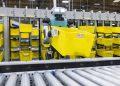 ¿El gran plan navideño de Amazon? Reemplazar 600.000 trabajadores humanos por robots, según un nuevo informe