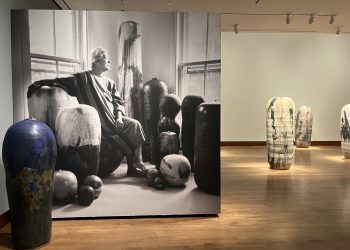 Las vasijas de arcilla de Toshiko Takaezu te llenarán de asombro