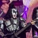 Gene Simmons, miembro de Kiss, sufre aparatoso accidente y es trasladado de emergencia