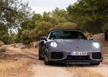 El 911 Turbo S 2026 de Porsche es un monstruo balístico, biturbo y 701 caballos de fuerza