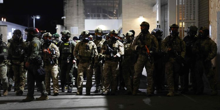 ¿Por qué Donald Trump intensifica Las Redadas migratorias en ciadades gobernadas por demócratas?