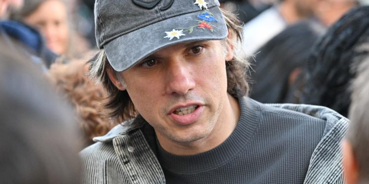 « Cuando cruzo la ruta de las personas comprensivas o talentosas, envidio las mettre en avant »