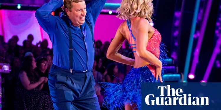 'Estrictamente, nena, esto es un error': ¿están los fanáticos del espectáculo de baile de la BBC hartos del escándalo constante? | Estrictamente ven bailando