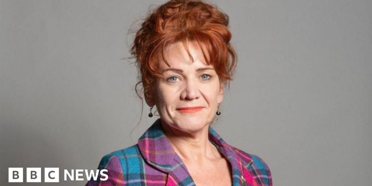 La ex ministra de Defensa Tory, Sarah Atherton, se une a la reforma del Reino Unido