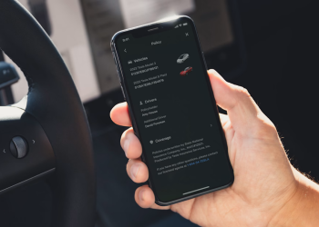Los reguladores de California amenazan con revocar la licencia de seguro de Tesla por reclamos de mal manejo