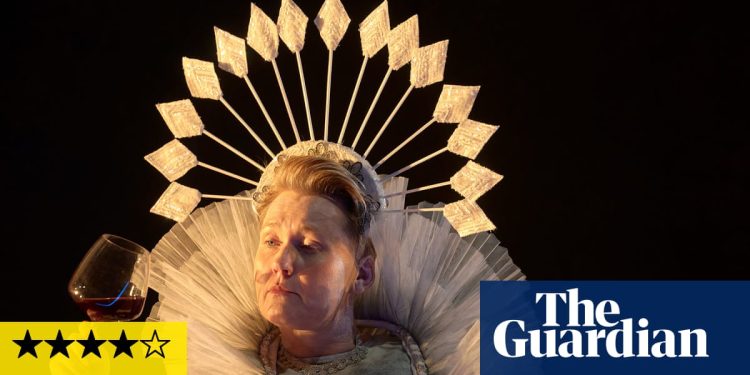 El niño/la revisión de Dios y su hija – Marina Carr's Majestic Theban Double Bill | Teatro