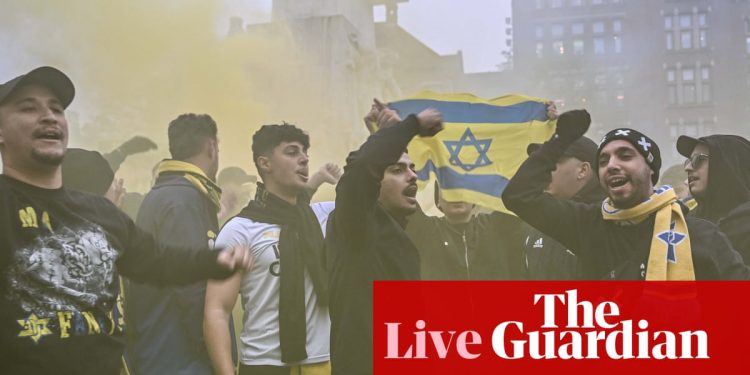 Los ministros explorarán revertir la prohibición de que los fanáticos del Maccabi Tel Aviv asistan al partido en el Reino Unido después de las críticas del primer ministro – política en vivo | Política