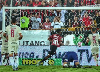 Vea cómo Alajuelense se da gusto con otro golazo