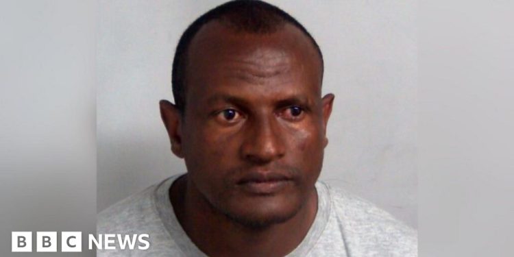 Delincuente sexual migrante deportado del Reino Unido tras liberación por error