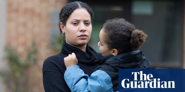 Hipocresía laboral de la vivienda: los ayuntamientos atienden a casi 200 hogares con avisos de desalojo sin culpa | Alojamiento