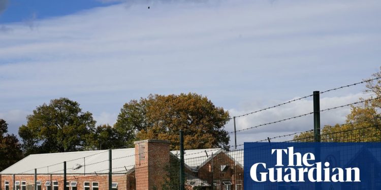 Sofocar la inquietud pública justifica el coste adicional de alojamiento en cuarteles, afirma el número 10 | Inmigración y asilo