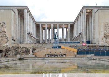 El Palacio de Tokio dice que las ilustraciones de la bandera de Martinica podrían ser “ilegales”