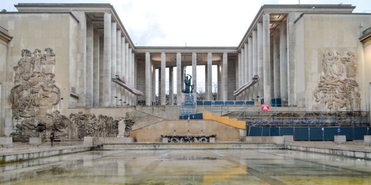 El Palacio de Tokio dice que las ilustraciones de la bandera de Martinica podrían ser “ilegales”