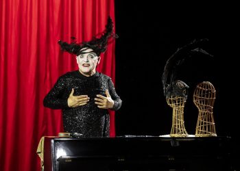 En el teatro, el otoño, la temporada de recuperación para el autor Philippe Minyana