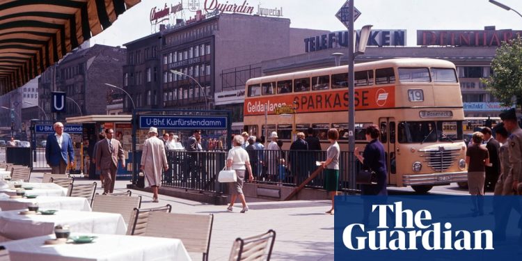 'Desaparecieron cuando cayó el muro': la autora alemana Jenny Erpenbeck sobre los objetos que contienen vastas historias | Ficción