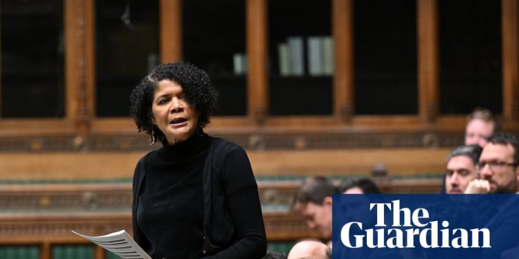 Los parlamentarios del Reino Unido advierten sobre la repetición de los disturbios de 2024 a menos que se aborde la desinformación en línea | seguridad en internet