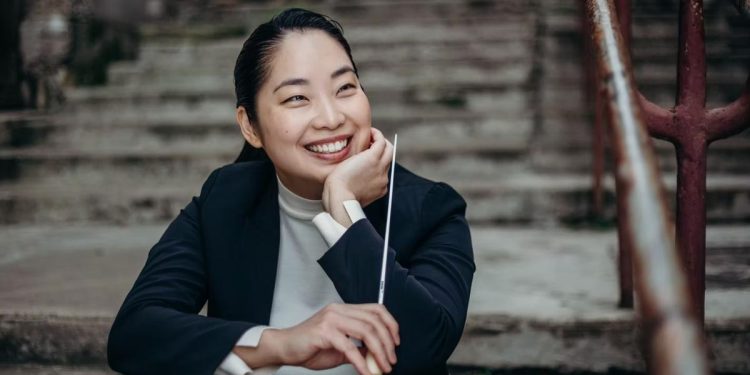 Holly Hyun Choe, des fanfarrias a la cabeza de la Orquesta Nacional de Cannes
