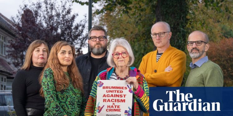 'Brummies unidos contra el racismo': campaña de carteles ataca a la extrema derecha | Birmingham