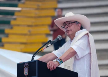 Exigen sanciones para el presidente Gustavo Petro tras no acatar orden de retractarse de señalar a periodistas como 'muñecas de la mafia'