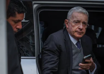 CNE abre información preliminar contra una inscripción inexistente del expresidente Álvaro Uribe