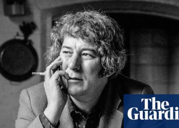 Revisión de los poemas de Seamus Heaney: las obras completas revelan su colosal logro | Poesía