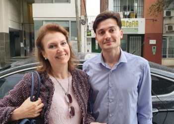 Se descontrola la interna libertaria: Pareja atacó a Traductor Te ama en el acto de cierre de Rosario