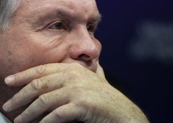 Werthein le avisó a Milei que renuncia si Santiago Caputo se suma al gabinete