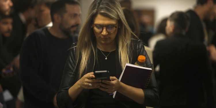 El peronismo neuquino achica la distancia con la libertaria Márquez por el efecto Espert