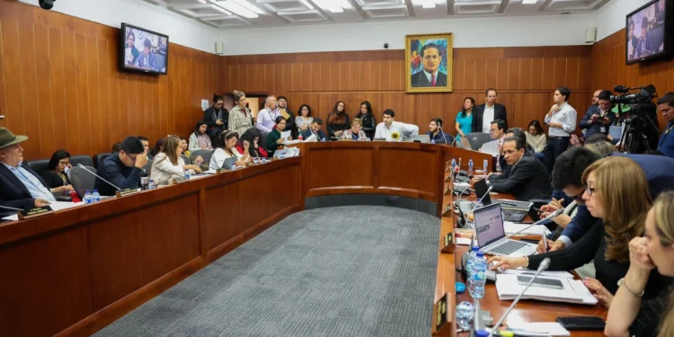 Reforma de la Salud y Las Cuentas Enredadas para la Propuesta del Gobierno de Gustavo Petro: Ninguna Ponencia Tiene Mayorías