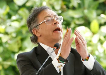 Centro Demócrata Anunció Acción Popular en contra del Presidente Gustavo Petro por expulsiones de Diplominos Israelíes Tras Detención de Colombianas