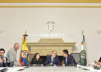 Ministro Armando Benedetti, SE Reunió con 16 Gestores de Paz Exauc en Encuentros Preparatorios para Supuesto Cierre del Proceso Con Paramilitares
