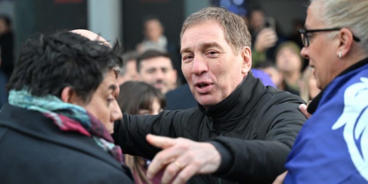 Santilli busca resucitar la campaña en medio de los pases de factura por la derrota en la justicia