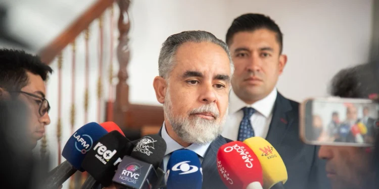 Ministro Armando Benedetti Anuncia Refuerzo de Medidas de ProtecciónE de ÓScar Tulio Lizcano, Padre del Precandidato Mauricio Lizcano, Tras Amenaza