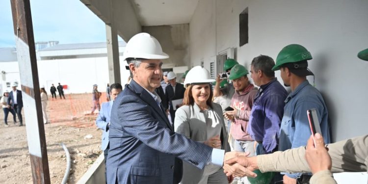 Jorge Macri se sacó una foto con Patricia y ahora espera que Milei le destrabe los créditos internacionales que tiene pisados