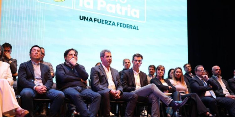 «Primero la Patria», el peronista de Provincias Unidas que armó a Cristina