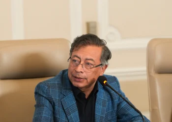 cuestionó la firma del Conpes para los Gripen