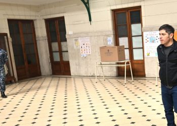 Cautela en el peronismo y los libertarios: no confía en las encuestas que circulan