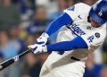 Los Dodgers de Ohtani se adelantan 2-1 a los Blue Jays en la Serie Mundial en un partido de récord